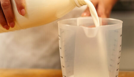 filling coconut milk