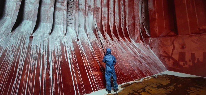 Proses cargo hold cleaning